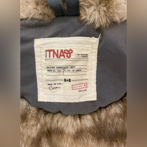 Aritzia TNA Military Jacket Fur Lining Women’s XS - Picture 6 of 10